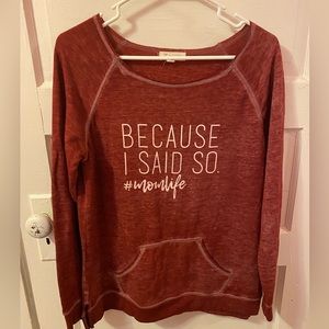 Mom life shirt, burgundy and size L
